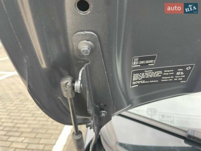 Сірий Вольво B60, об'ємом двигуна 2 л та пробігом 289 тис. км за 11400 $, фото 17 на Automoto.ua