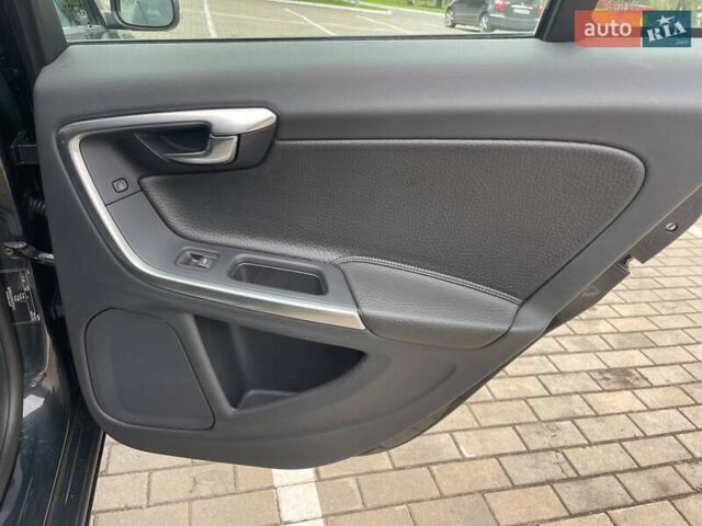 Сірий Вольво B60, об'ємом двигуна 2 л та пробігом 289 тис. км за 11400 $, фото 42 на Automoto.ua