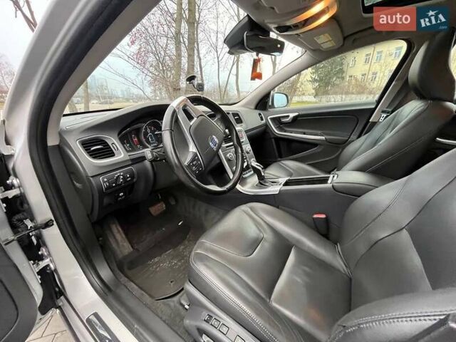 Серый Вольво B60, объемом двигателя 2 л и пробегом 154 тыс. км за 12000 $, фото 21 на Automoto.ua