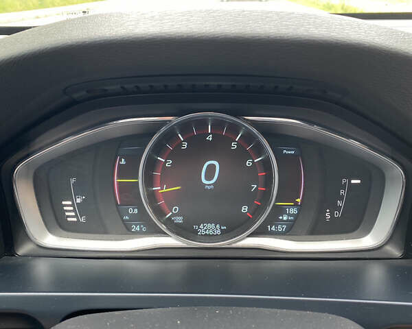 Серый Вольво B60, объемом двигателя 2 л и пробегом 255 тыс. км за 12900 $, фото 9 на Automoto.ua