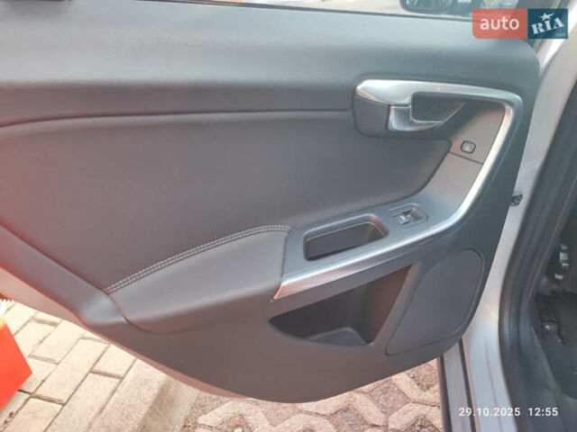 Серый Вольво B60, объемом двигателя 1.56 л и пробегом 262 тыс. км за 11600 $, фото 20 на Automoto.ua