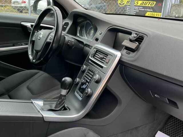 Серый Вольво B60, объемом двигателя 0 л и пробегом 264 тыс. км за 12000 $, фото 10 на Automoto.ua