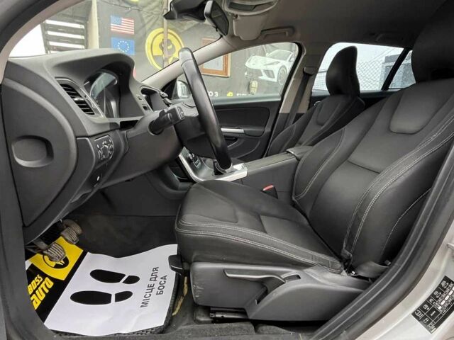 Серый Вольво B60, объемом двигателя 0 л и пробегом 264 тыс. км за 12000 $, фото 8 на Automoto.ua