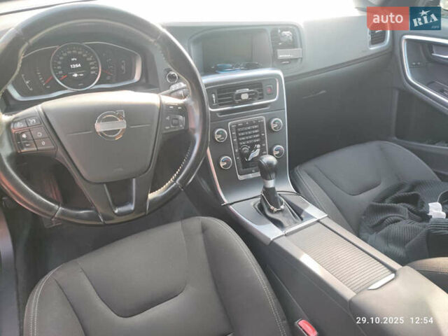 Серый Вольво B60, объемом двигателя 1.56 л и пробегом 262 тыс. км за 11600 $, фото 23 на Automoto.ua