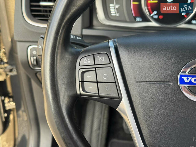 Сірий Вольво B60, об'ємом двигуна 1.6 л та пробігом 228 тис. км за 12500 $, фото 39 на Automoto.ua