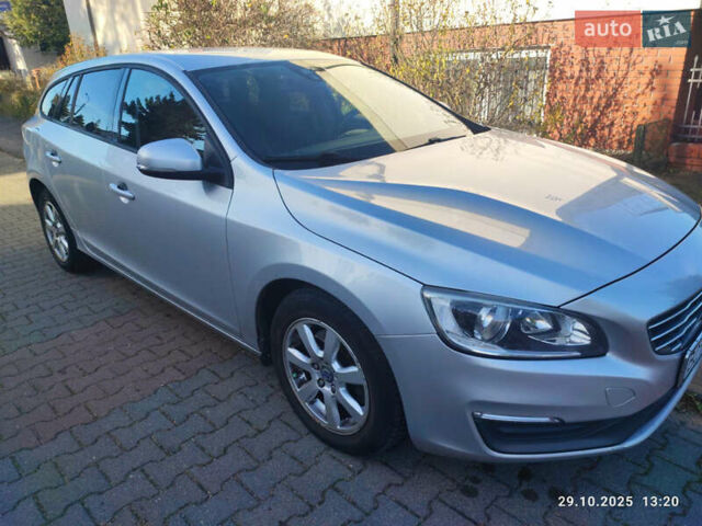 Серый Вольво B60, объемом двигателя 1.56 л и пробегом 262 тыс. км за 11600 $, фото 3 на Automoto.ua