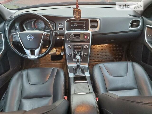 Серый Вольво B60, объемом двигателя 2.5 л и пробегом 225 тыс. км за 12990 $, фото 14 на Automoto.ua