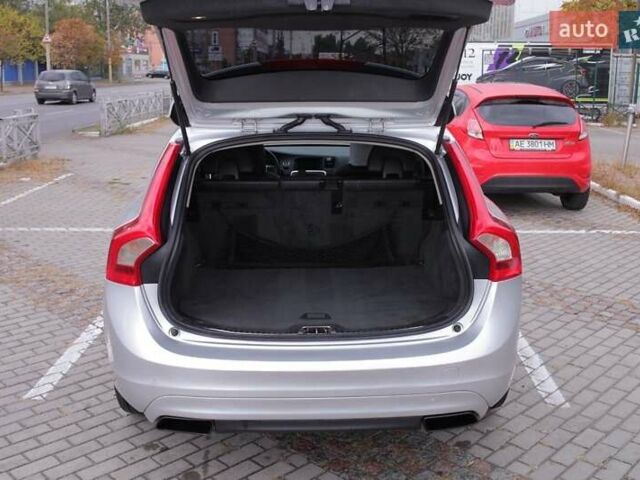 Серый Вольво B60, объемом двигателя 2 л и пробегом 214 тыс. км за 10000 $, фото 19 на Automoto.ua