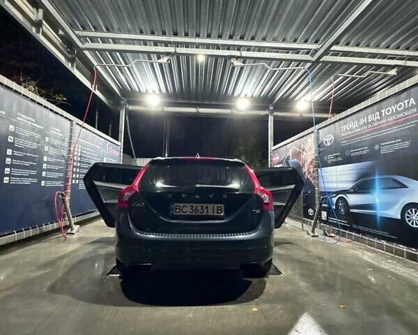 Серый Вольво B60, объемом двигателя 2 л и пробегом 290 тыс. км за 10900 $, фото 8 на Automoto.ua