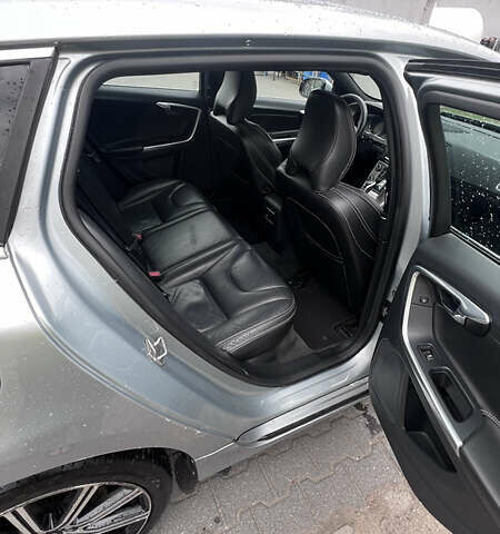 Сірий Вольво B60, об'ємом двигуна 2.4 л та пробігом 322 тис. км за 11010 $, фото 7 на Automoto.ua