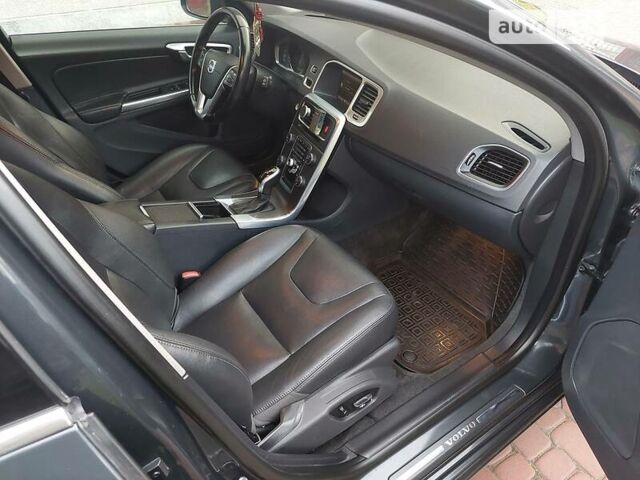 Серый Вольво B60, объемом двигателя 2.5 л и пробегом 225 тыс. км за 12990 $, фото 19 на Automoto.ua