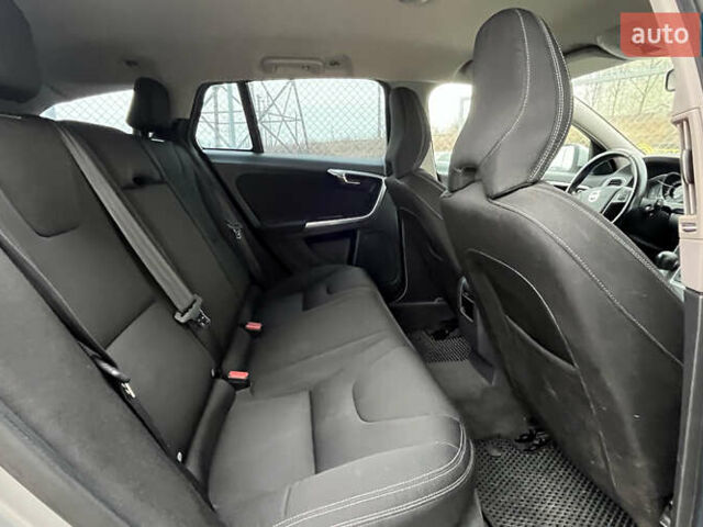 Серый Вольво B60, объемом двигателя 1.56 л и пробегом 264 тыс. км за 12000 $, фото 18 на Automoto.ua