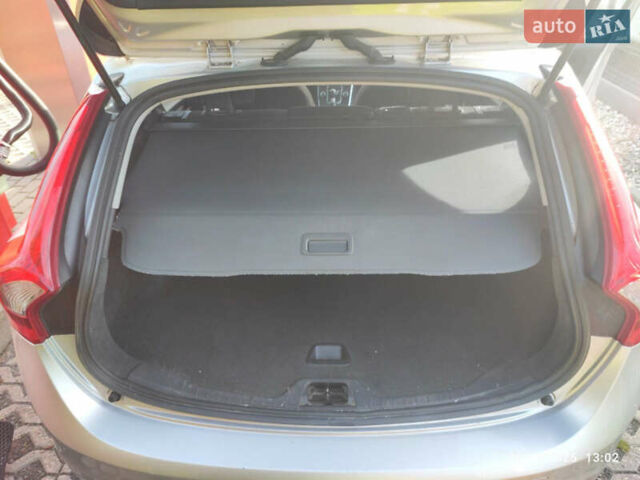 Серый Вольво B60, объемом двигателя 1.56 л и пробегом 262 тыс. км за 11600 $, фото 15 на Automoto.ua