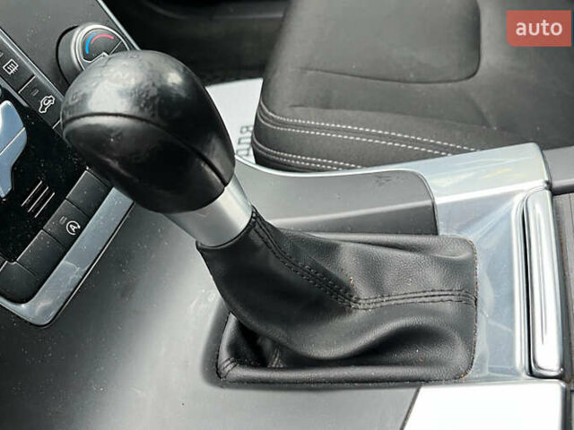 Серый Вольво B60, объемом двигателя 1.56 л и пробегом 264 тыс. км за 12000 $, фото 15 на Automoto.ua