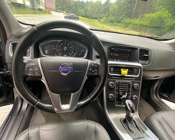 Серый Вольво B60, объемом двигателя 2 л и пробегом 255 тыс. км за 12900 $, фото 8 на Automoto.ua