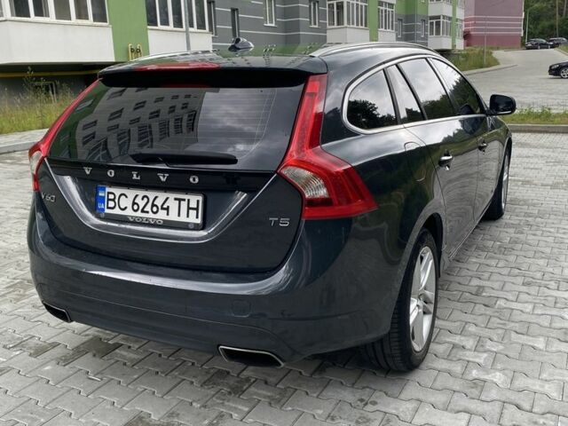 Сірий Вольво B60, об'ємом двигуна 2 л та пробігом 255 тис. км за 12500 $, фото 1 на Automoto.ua