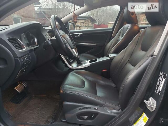 Серый Вольво B60, объемом двигателя 2.5 л и пробегом 225 тыс. км за 12990 $, фото 11 на Automoto.ua