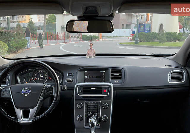 Сірий Вольво B60, об'ємом двигуна 1.56 л та пробігом 290 тис. км за 11400 $, фото 22 на Automoto.ua