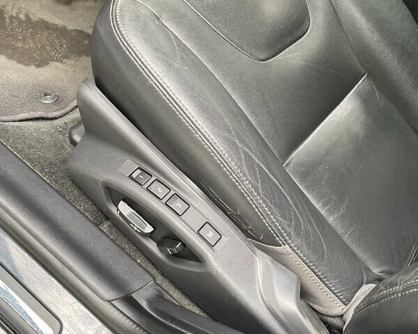 Серый Вольво B60, объемом двигателя 2 л и пробегом 255 тыс. км за 12900 $, фото 7 на Automoto.ua