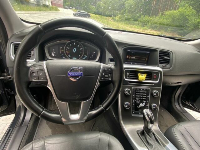 Сірий Вольво B60, об'ємом двигуна 2 л та пробігом 255 тис. км за 12500 $, фото 2 на Automoto.ua