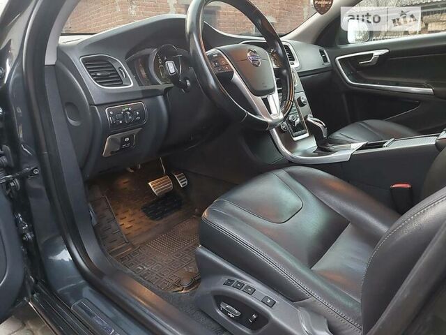 Серый Вольво B60, объемом двигателя 2.5 л и пробегом 225 тыс. км за 12990 $, фото 10 на Automoto.ua