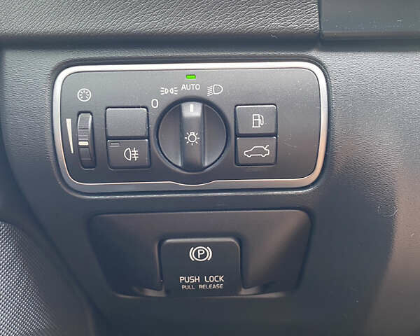 Серый Вольво B60, объемом двигателя 2 л и пробегом 255 тыс. км за 12900 $, фото 10 на Automoto.ua