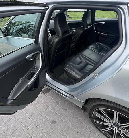Сірий Вольво B60, об'ємом двигуна 2.4 л та пробігом 322 тис. км за 11010 $, фото 5 на Automoto.ua