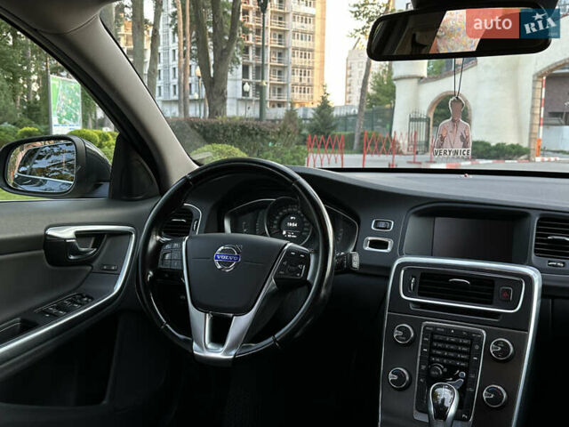 Сірий Вольво B60, об'ємом двигуна 1.56 л та пробігом 290 тис. км за 11400 $, фото 19 на Automoto.ua