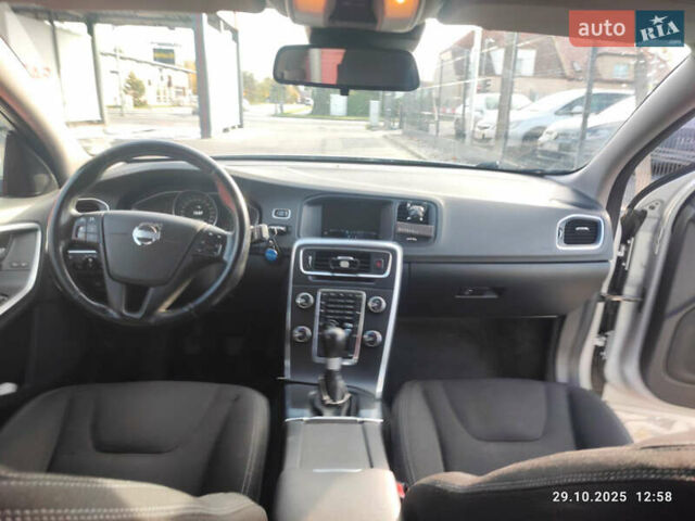 Серый Вольво B60, объемом двигателя 1.56 л и пробегом 262 тыс. км за 11600 $, фото 16 на Automoto.ua