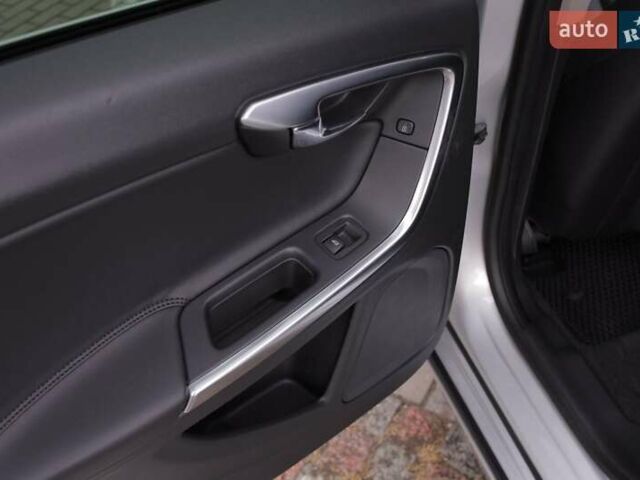 Серый Вольво B60, объемом двигателя 2 л и пробегом 214 тыс. км за 10000 $, фото 16 на Automoto.ua