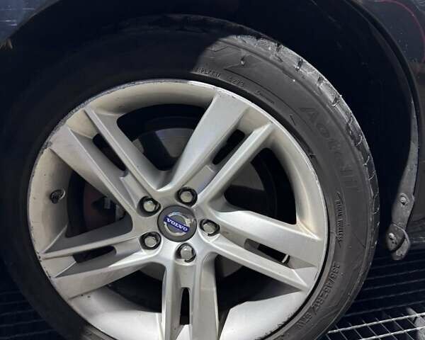 Серый Вольво B60, объемом двигателя 2 л и пробегом 290 тыс. км за 10900 $, фото 4 на Automoto.ua