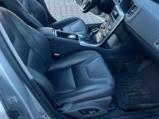 Сірий Вольво B60, об'ємом двигуна 1.97 л та пробігом 131 тис. км за 13500 $, фото 2 на Automoto.ua