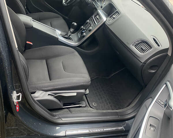 Серый Вольво B60, объемом двигателя 1.98 л и пробегом 235 тыс. км за 11600 $, фото 18 на Automoto.ua