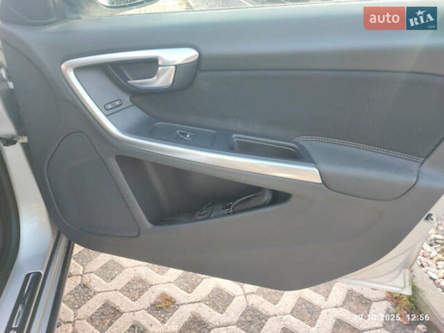 Серый Вольво B60, объемом двигателя 1.56 л и пробегом 262 тыс. км за 11600 $, фото 19 на Automoto.ua