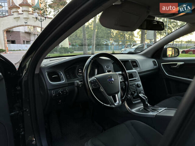 Сірий Вольво B60, об'ємом двигуна 1.56 л та пробігом 290 тис. км за 11400 $, фото 15 на Automoto.ua