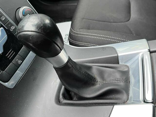 Серый Вольво B60, объемом двигателя 0 л и пробегом 264 тыс. км за 12000 $, фото 15 на Automoto.ua