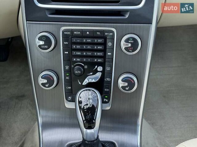 Серый Вольво B60, объемом двигателя 2 л и пробегом 131 тыс. км за 2300 $, фото 15 на Automoto.ua