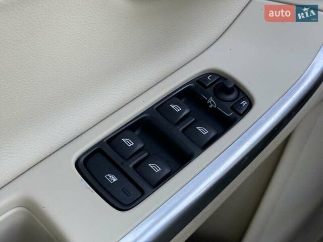 Серый Вольво B60, объемом двигателя 2 л и пробегом 131 тыс. км за 2300 $, фото 7 на Automoto.ua