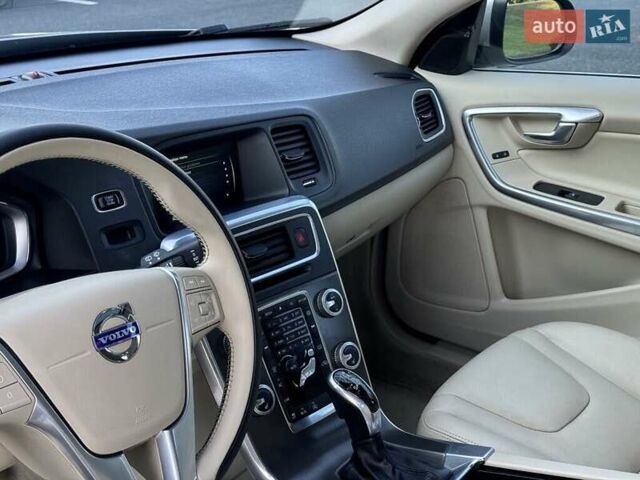 Серый Вольво B60, объемом двигателя 2 л и пробегом 131 тыс. км за 2300 $, фото 10 на Automoto.ua