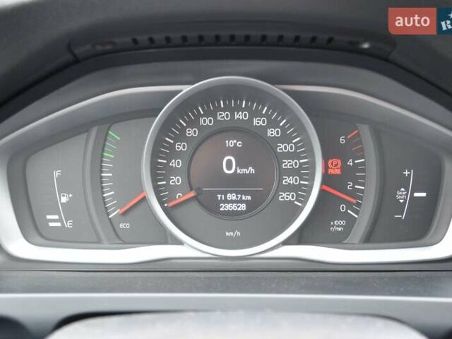 Серый Вольво B60, объемом двигателя 2 л и пробегом 235 тыс. км за 11700 $, фото 38 на Automoto.ua