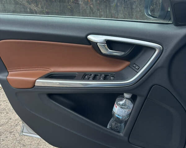 Серый Вольво B60, объемом двигателя 1.97 л и пробегом 242 тыс. км за 14400 $, фото 18 на Automoto.ua