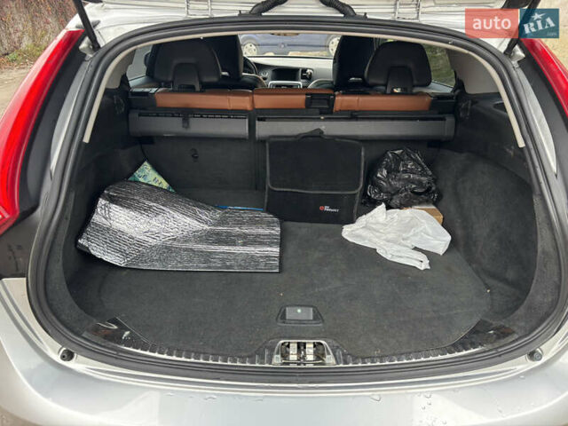 Серый Вольво B60, объемом двигателя 1.97 л и пробегом 242 тыс. км за 14400 $, фото 23 на Automoto.ua