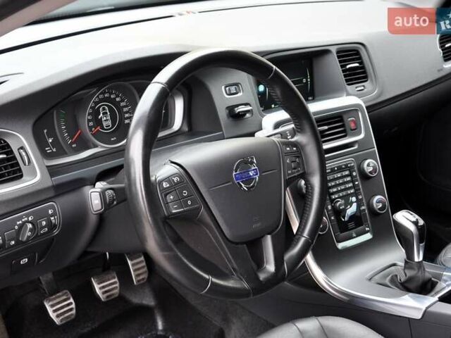 Серый Вольво B60, объемом двигателя 2 л и пробегом 235 тыс. км за 11700 $, фото 19 на Automoto.ua