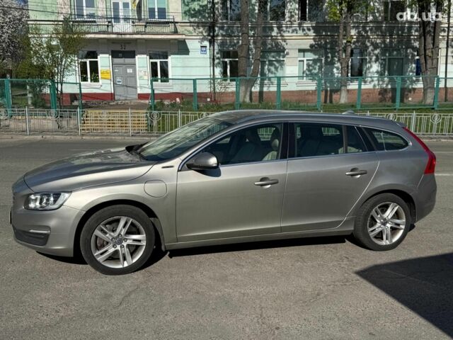 Серый Вольво B60, объемом двигателя 2.4 л и пробегом 341 тыс. км за 17790 $, фото 4 на Automoto.ua