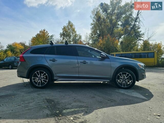Серый Вольво B60, объемом двигателя 2.5 л и пробегом 216 тыс. км за 13500 $, фото 3 на Automoto.ua
