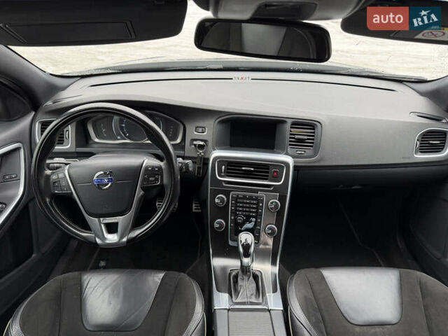 Серый Вольво B60, объемом двигателя 2 л и пробегом 266 тыс. км за 13000 $, фото 42 на Automoto.ua