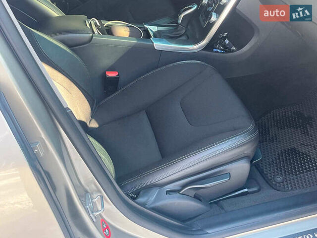 Сірий Вольво B60, об'ємом двигуна 2 л та пробігом 263 тис. км за 11790 $, фото 26 на Automoto.ua