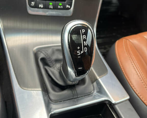 Серый Вольво B60, объемом двигателя 1.97 л и пробегом 242 тыс. км за 14400 $, фото 13 на Automoto.ua