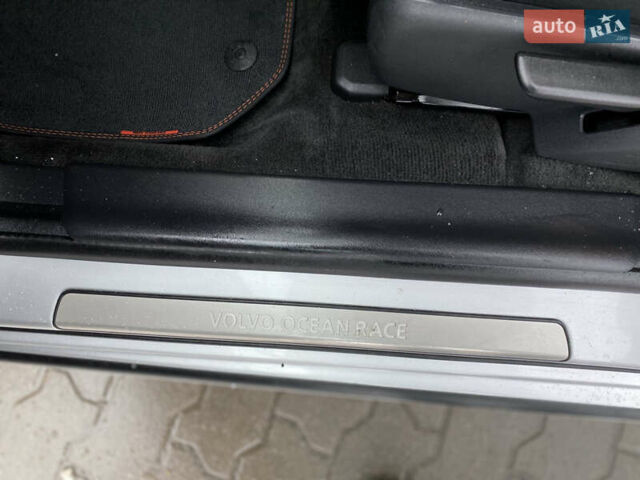 Серый Вольво B60, объемом двигателя 1.97 л и пробегом 210 тыс. км за 11888 $, фото 37 на Automoto.ua