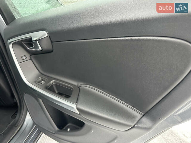 Серый Вольво B60, объемом двигателя 1.99 л и пробегом 241 тыс. км за 14400 $, фото 90 на Automoto.ua